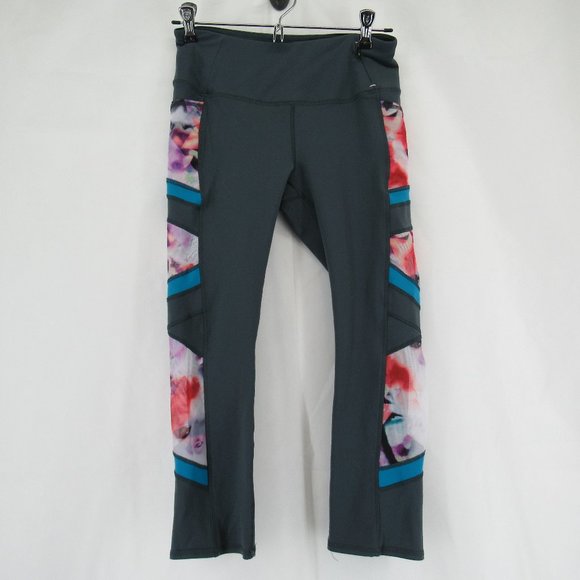 CALIA by Carrie Underwood Gray Capris w/ Pockets
